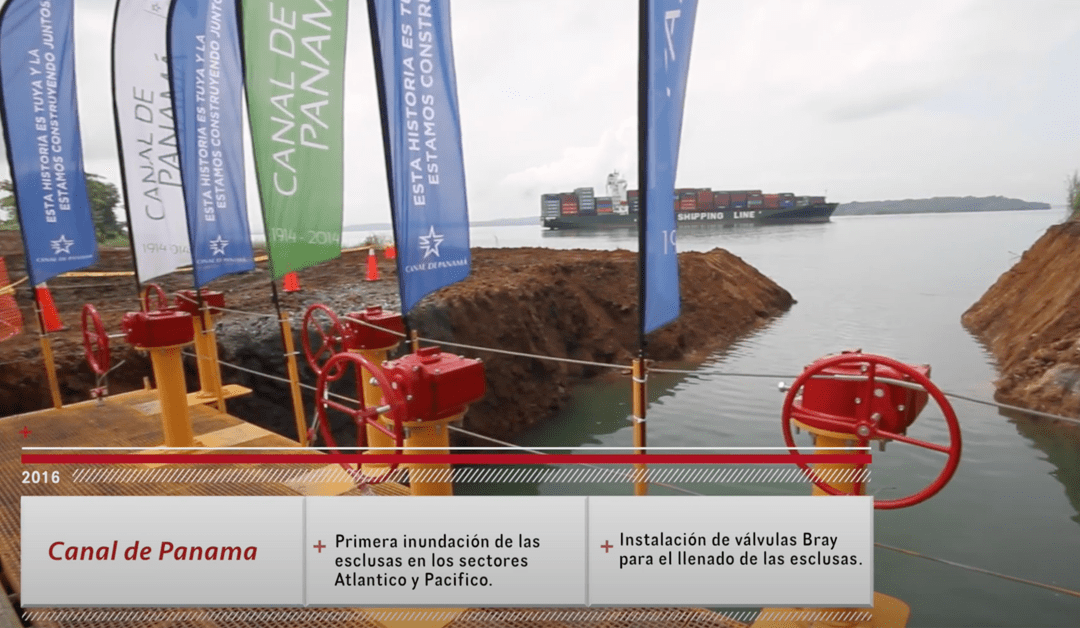 Instalación de válvulas en el Canal de Panamá